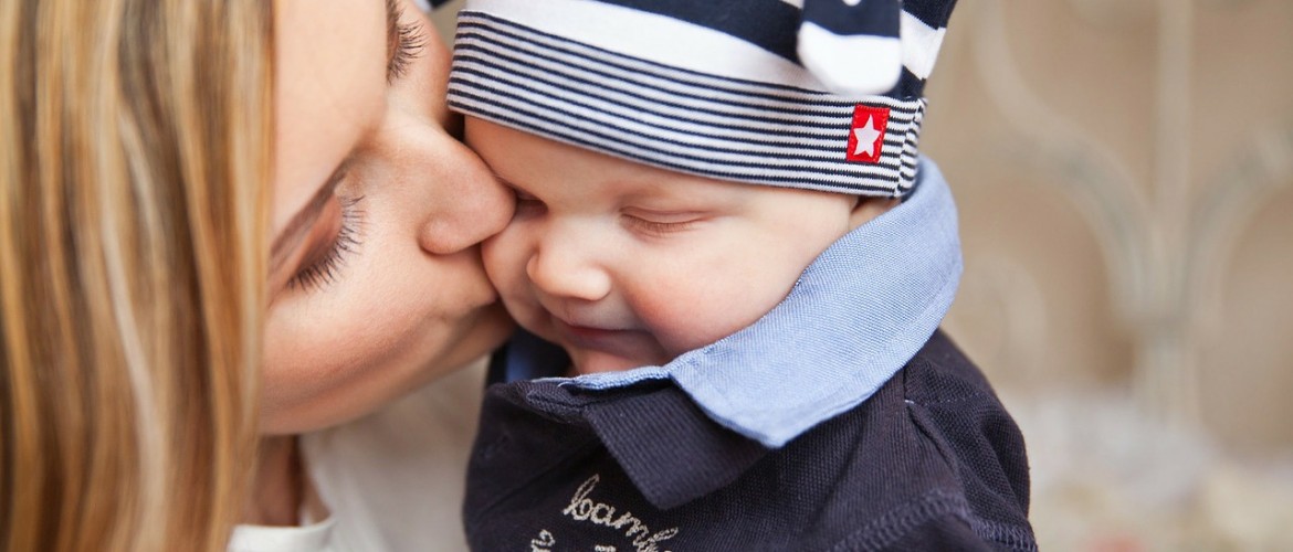 Crește rata fertilității în România