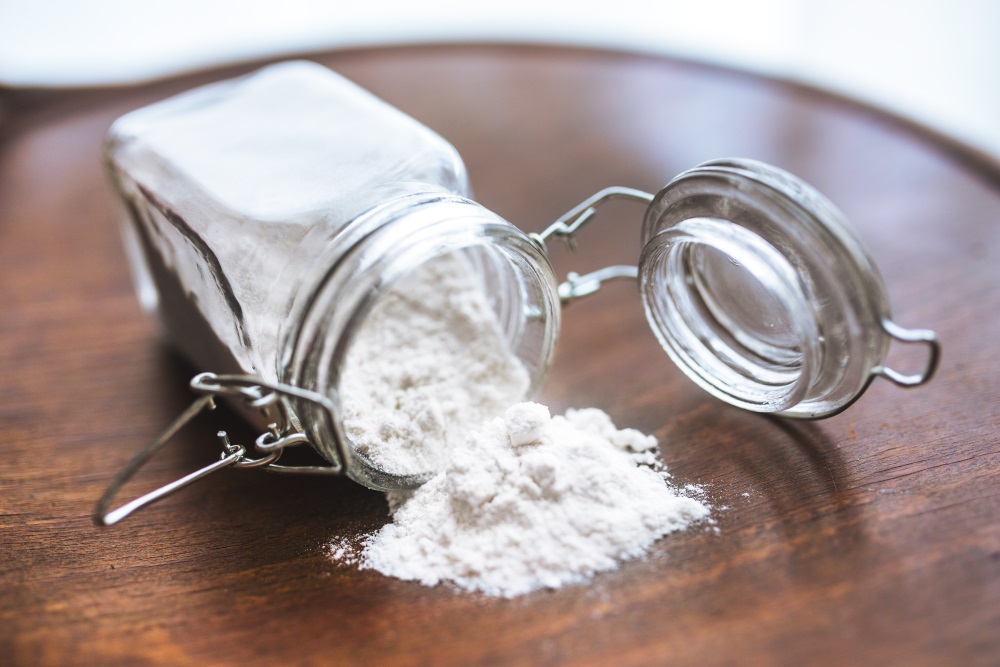 Bicarbonatul de sodiu are numeroase beneficii în bucătărie, gospodărie, cosmetică și afecțiuni medicale