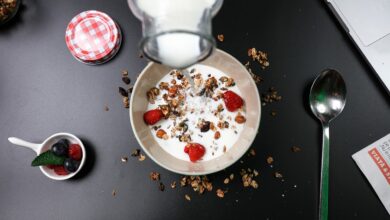 Lapte cu cereale si fructe de padure